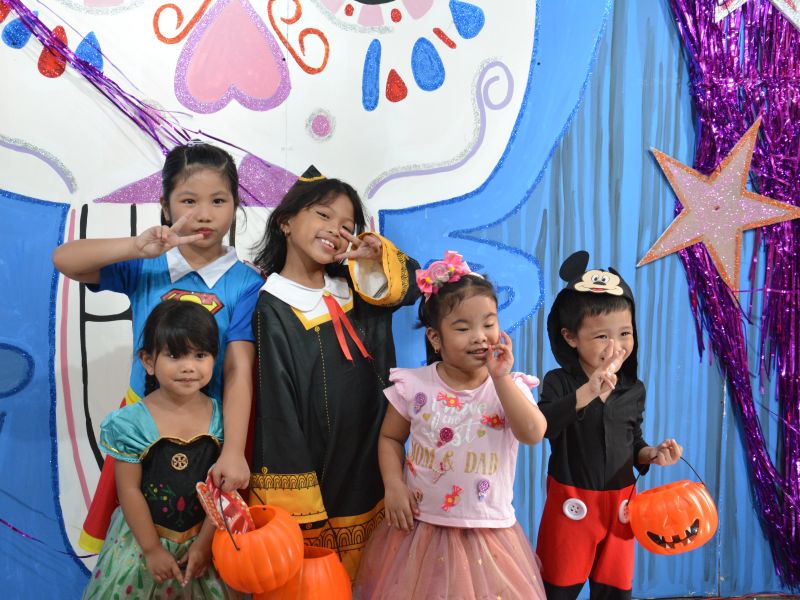 HALLOWEEN COVER PHOTO.webp